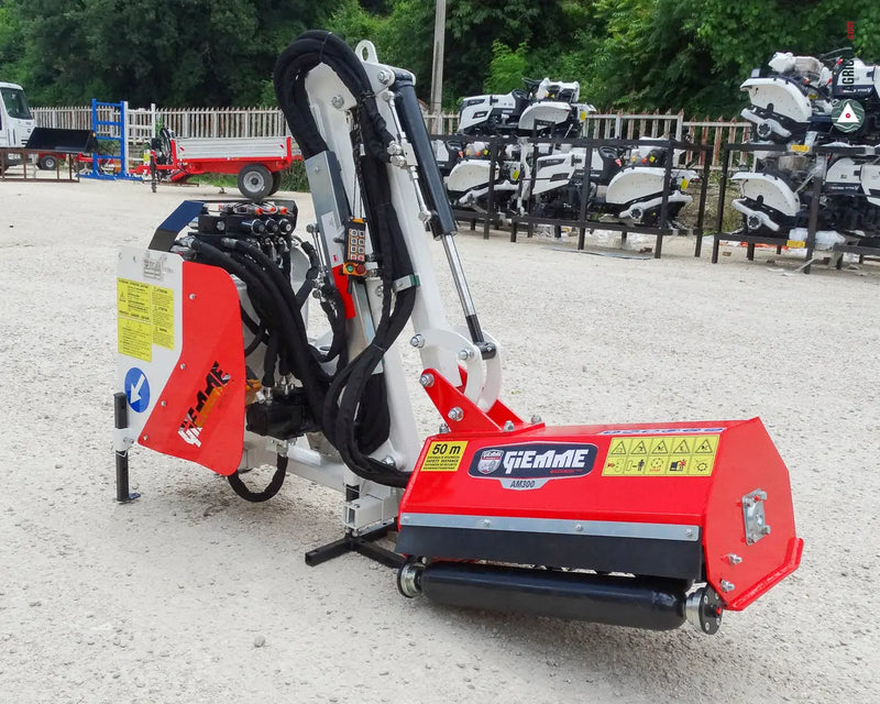 Guida all'Acquisto del Decespugliatore a Braccio Serie AM300 per Trattore: Tutto Quello che Devi Sapere